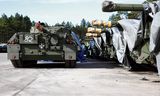 Leopard-tanks staan klaar voor een training van Oekraïense soldaten op een legenbasis in het Duitse Klietz. Defensie lijkt een speerpunt te worden van het nieuwe Europa.