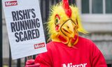 Protest in Downing Street tegen premier Rishi Sunak. 