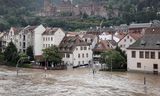 Het historische deel van Heidelberg is overstroomd doordat de rivier de Neckar buiten haar oevers is getreden. 