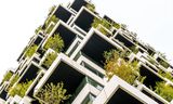 Een woontoren in Eindhoven is gebouwd als een verticaal bos. 