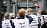 Demonstranten bij de rechtbank in Den Bosch in een ‘Mars voor zelfbeschikking’, ter ondersteuning van Alex S. die in 2023 werd veroordeeld tot 3,5 jaar voor het verhandelen van zelfdodingsmiddel X.