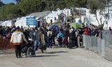 „Je kreeg het gevoel dat ze ons niet als mensen zagen”, zegt de Afghaanse Atifa Akbari, over  vluchtelingenkamp Moria op het Griekse eiland Lesbos (hier op een foto van februari 2016), waar ze in 2019 arriveerde. 