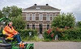 De villa van Levent Karahan aan de dijk in Maasbommel, waar de zakenman van plan was Oekraïners op te vangen. De gemeente zegde eenzijdig het contract op. Het pand staat nu leeg. 