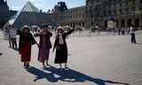 Plein bij het Louvre Museum in Parijs op zondag 28 juli, twee dagen na de openingsceremonie van de Olympische Spelen. 