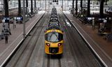 Intercity Nieuwe Generatie (ICNG),  bijgenaamd De Wesp, die rijdt op de Hogesnelheidslijn, hier op Rotterdam CS.