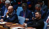 Zelensky woonde dinsdag in de VN-Veiligheidsraad een zitting mee over het conflict in Oekraïne. Links naast hem de Franse minister van Buitenlandse Zaken Jean-Noel Barrot.  