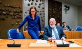 Mirjam Bikker (ChristenUnie) en Frans Timmermans (GroenLinks-Pvda) tijdens het debat over hun wetsvoorstel dat beoogt discriminatoir gemotiveerde geweldsdelicten zwaarder te kunnen bestraffen.  