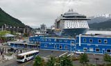 Cruiseschepen in Juneau, aangeprezen als „de nummer één toeristenbestemming van Alaska”. Foto’s Becky Bohrer/AP  