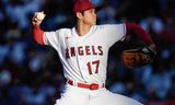 Shohei Ohtani als ‘starting pitcher’ in actie met zijn oude club Los Angeles Angels tegen zijn nieuwe club, de Los Angeles Dodgers in juni 2023.