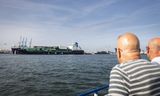 Een lng-schip in de Rotterdamse haven. Met één tanker kan in een jaar tijd 3 procent van het Nederlandse gasverbruik worden aangevoerd.