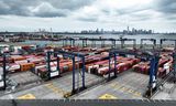 Containerhaven in Newark, New Jersey. Hogere invoertarieven onder Trump, mocht hij opnieuw president worden, kan de handel schaden.