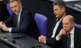 De ministers Lindner (Financiën) en Habeck (Economie en Klimaat), samen met bondskanselier Scholz tijdens een recent begrotingsdebat.   