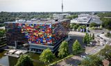 Het Media Park in Hilversum met op de voorgrond mediamuseum Beeld en Geluid. 