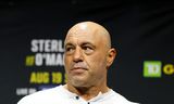 De Amerikaanse podcaster Joe Rogan bij een UFC-evenement in 2023.