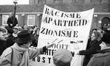 Jaarlijkse herdenking bij de Dokwerker van de Februaristaking in 1988.