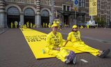 Actievoerders van actiegroep Extinction Rebellion hebben zichzelf op 7 september 2024 vastgeketend aan de toegangspoorten en ingangen van de fietstunnel onder het museum.  