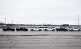 Nieuwe voertuigen staan opgesteld bij autofabrikant General Motors in de Canadese stad Oshawa. Foto Norbert Grisay/Hans Lucas/AFP