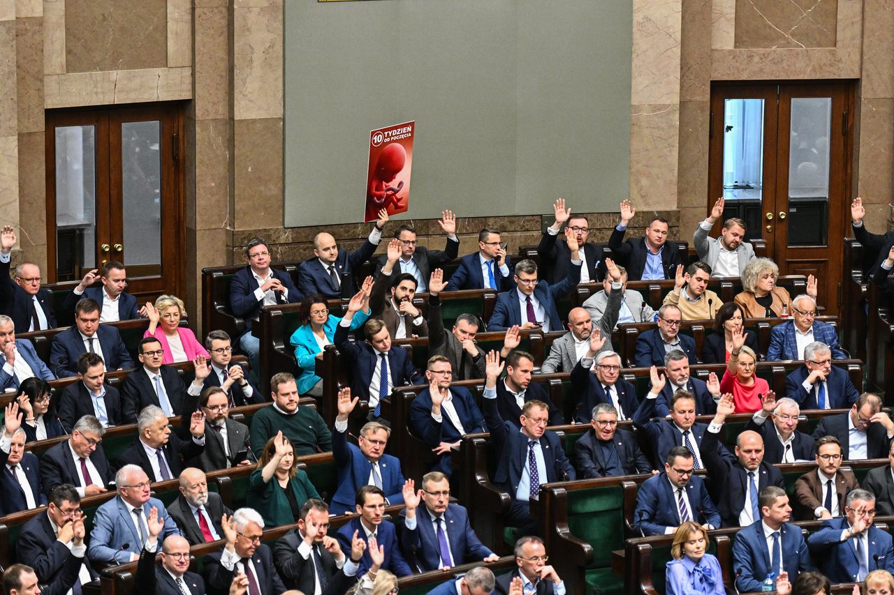 Geen Poolse politicus wil uitgemaakt worden voor kindermoordenaar – dus het strenge abortusbeleid blijft intact