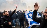 Supporters van Maccabi Tel Aviv op De Dam voor aanvang van de wedstrijd tegen Ajax.