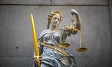 Een beeld van Vrouwe Justitia voor de rechtbank Noord-Nederland in Groningen. 