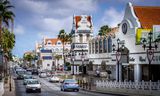 Oranjestad, de hoofdstad van Aruba. 