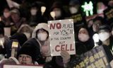 In de dagen voorafgaand aan de stemming van zaterdag werd in Seoul massaal gedemonstreerd voor afzetting van president Yoon.