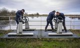 Een polder bij de Smalle Ee, bij Drachten, wordt onder water gezet, op 4 januari. Waterschap Friesland benut wateropvanggebieden om overstromingen te voorkomen. Foto Jilmer Postma/ANP 