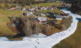 Een skipiste in Riezlern, Oostenrijk, eind december.