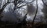 Een Oekraïense eenheid neemt Russische posities in de regio Charkiv onder vuur, afgelopen vrijdag. Foto Sofiia Gatilova/Reuters