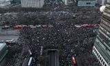 Een menigte protesteert bij het parlement in Seoul voor afzetting van de president, op 14 december.