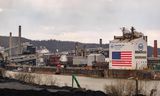 Een cokesfabriek van US Steel in Clairton, in de Amerikaanse staat Pennsylvania. De regering-Biden verbood vorige week de overname van het concern door zijn Japanse branchegenoot Nippon Steel. 