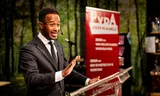 Tweede Kamerlid Habtamu de Hoop (GL-PvdA) gaf maandagavond in Almelo een lezing over de toekomst van links.