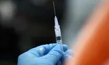 Een vaccin tegen gordelroos. De kosten komen grosso modo uit op 400 à 550 euro.