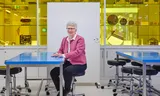 Nobelprijswinnaar Anne l’Huillier bij ASML in Veldhoven: ‘Ik dacht dat ze prestaties eisten die we niet konden waarmaken.’
