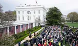 President Donald Trump presenteerde woensdag zijn ‘wederkerige’ heffingen in de Rozentuin bij het Witte Huis. Foto Saul Loeb/AFP  