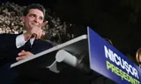 Nicusor Dan tijdens de campagne voor de presidentsverkiezingen. Foto Eduard Vinatoru/AP Photo   