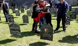 Vrienden en familieleden van mensen die door een overdosis zijn overleden komen samen op een jaarlijkse herdenkingsdag in Binghamton, New York.  