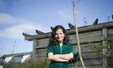 Sheila Sitalsing: „Mijn oma heeft niet eigenhandig mensen uit huizen gezet. Maar je maakt mij niet wijs dat je, als je bedragen administreert, niet doorhebt: dit is afgepakt van mensen.”