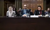 Amiera AlHefeiti (links), vertegenwoordiger van de Verenigde Arabische Emiraten (VAE) bij de VN, op 10 april tijdens een verhoor bij het Internationaal Gerechtshof in Den Haag, waar de zaak dient van Soedan. Foto Remko de Waal / ANP 