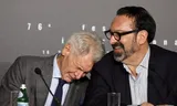 Indiana Jones-acteur Harrison Ford, hier met  regisseur James Mangold, was na afloop in tranen over de ovatie voor ‘Indiana Jones’.