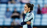 Arsenal-coach Renée Slegers voor het treffen met Aston Villa eind april van dit jaar. 