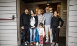 Het gezin Babayants dreigt uitgezet te worden naar Oezbekistan en heeft kerkasiel gekregen in een kerk in Kampen. 