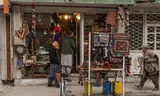 Souvenirs uit Chicken Street, Kabul, bleven in trek bij telkens ander publiek.