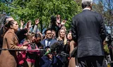 De Amerikaanse minister van Financiën Scott Bessent geeft uitleg aan journalisten over de opschorting van de meeste heffingen, woensdag bij het Witte Huis. Foto Jabin Botsford/The Washington Post via Getty Images