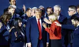 Donald Trump in Powder Springs (VS), oktober 2024, op een politiek-christelijke bijeenkomst van de Workship With Wonder Church. Trump kwam hier samen met een grote groep conservatieve evangelisten om de band met zijn religieuze kiezers te versterken. 