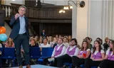 Nobelprijswinnaar Ben Feringa tijdens het Vindicat-symposium over morele ambitie: „Durf te dromen!” Foto Eric Brinkhorst