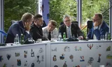 Van links naar rechts: de Poolse premier Tusk, de Oekraïense president Zelensky, de Franse president Macron, de Britse premier Starmer en de Duitse bondskanselier Merz,vrijdag in Tirana.  Foto Oekraïense presidentiële persdienst/via EPA
