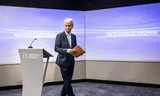 Wilder tijdens zijn persconferentie. 