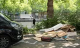 Afval op straat in Rotterdam. Door de driedaagse staking bij dertien sorteercentra kunnen vuilniswagens opgehaald afval niet kwijt. Foto Walter Herfst    