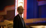 Tom Hiddleston als Charles ‘Chuck’ Krantz in de de nieuwe film ‘The Life of Chuck’ naar Stephen Kings roman ‘If It Bleeds’.